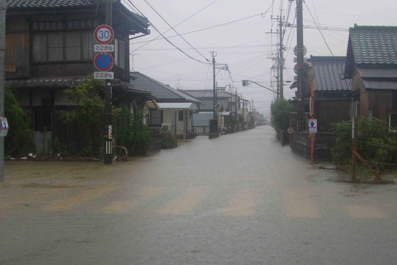 豪雨写真